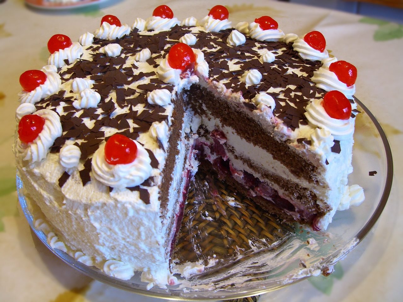 Part de Forêt-Noire chocolat cerise